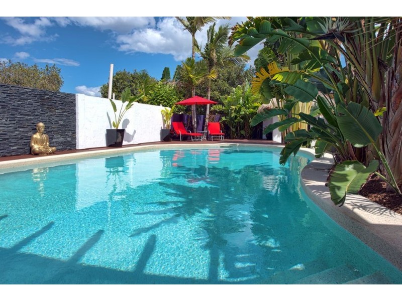 6 Moola Court, Broadbeach Waters QLD 4218