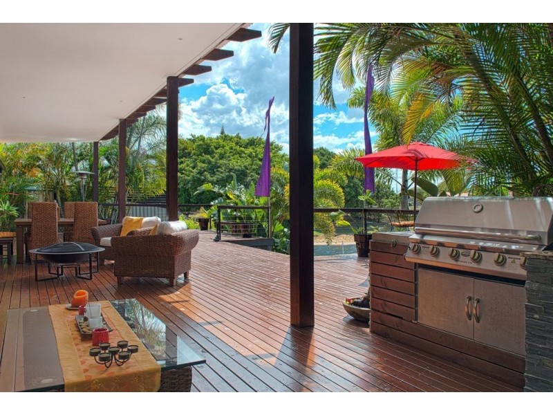 6 Moola Court, Broadbeach Waters QLD 4218