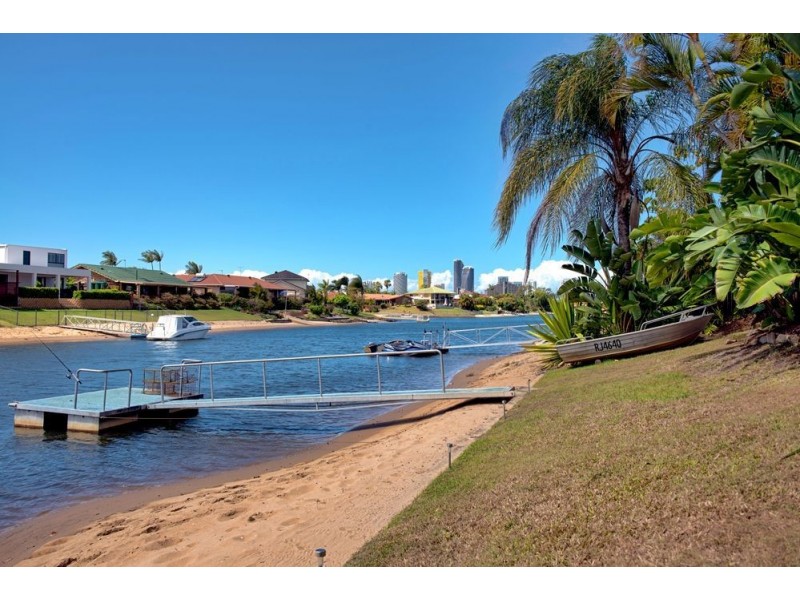6 Moola Court, Broadbeach Waters QLD 4218