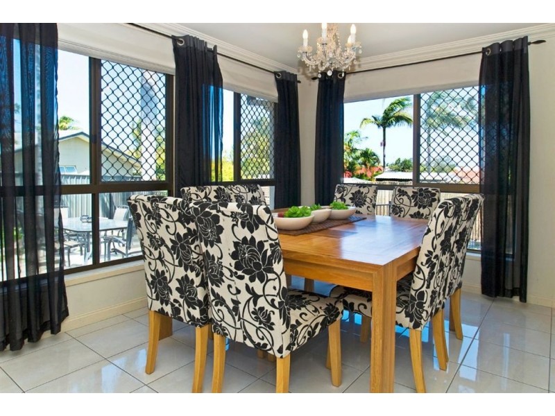 11 Lunar Court, Benowa QLD 4217