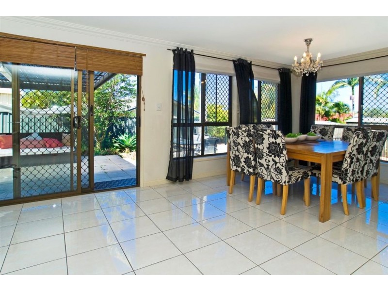 11 Lunar Court, Benowa QLD 4217