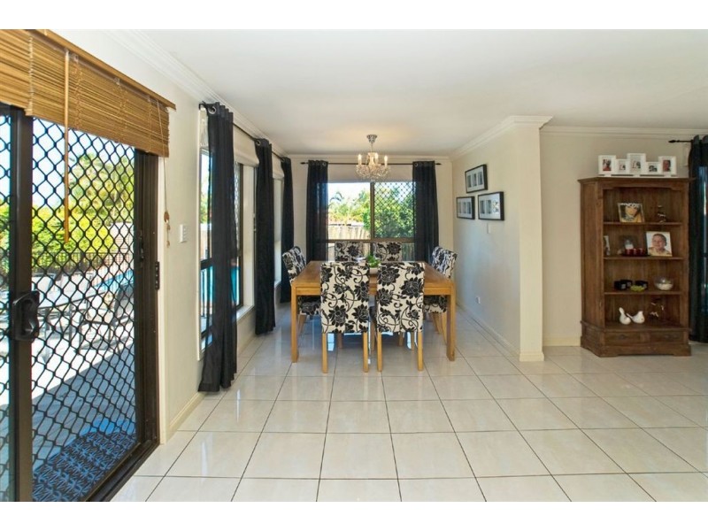 11 Lunar Court, Benowa QLD 4217