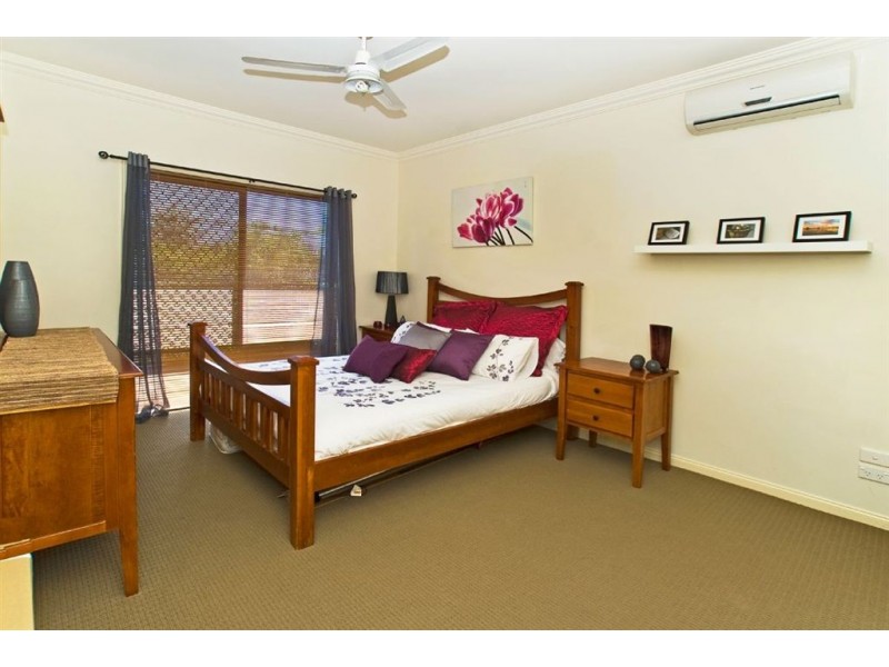 11 Lunar Court, Benowa QLD 4217