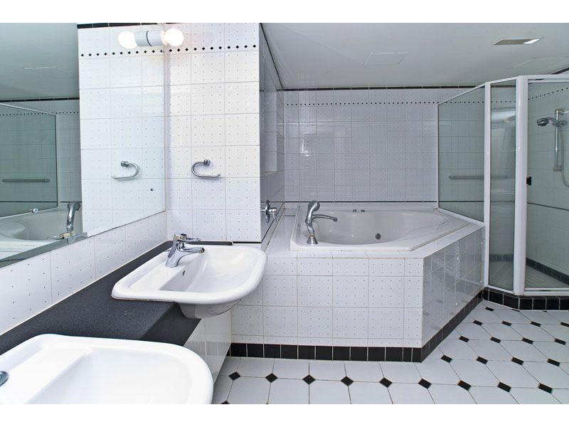 17/12 Commodore Drive, Paradise Waters QLD 4217