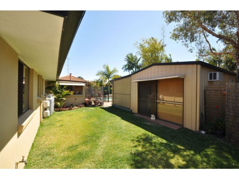 147 Markeri Street, Mermaid Waters QLD 4218