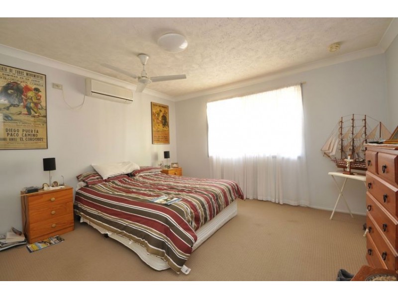 147 Markeri Street, Mermaid Waters QLD 4218