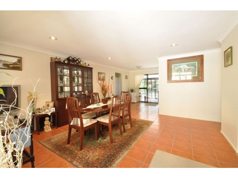 147 Markeri Street, Mermaid Waters QLD 4218