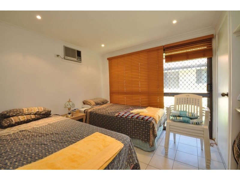 147 Markeri Street, Mermaid Waters QLD 4218