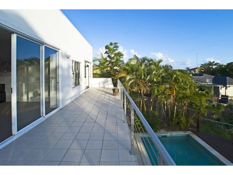 58 T E Peters Drive, Broadbeach Waters QLD 4218