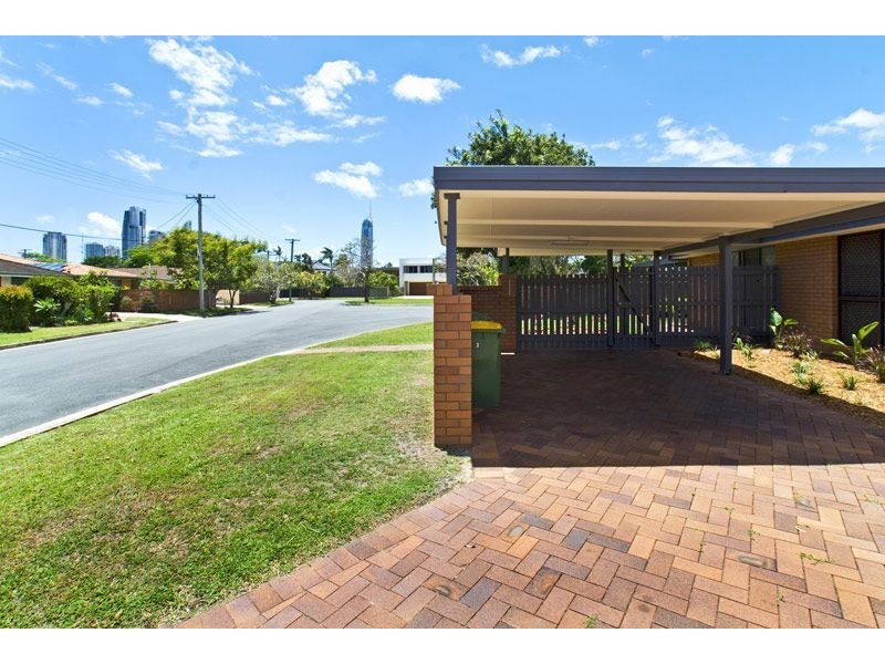 1/2 Tima Avenue, Surfers Paradise QLD 4217