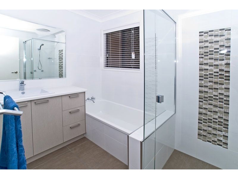 1/2 Tima Avenue, Surfers Paradise QLD 4217