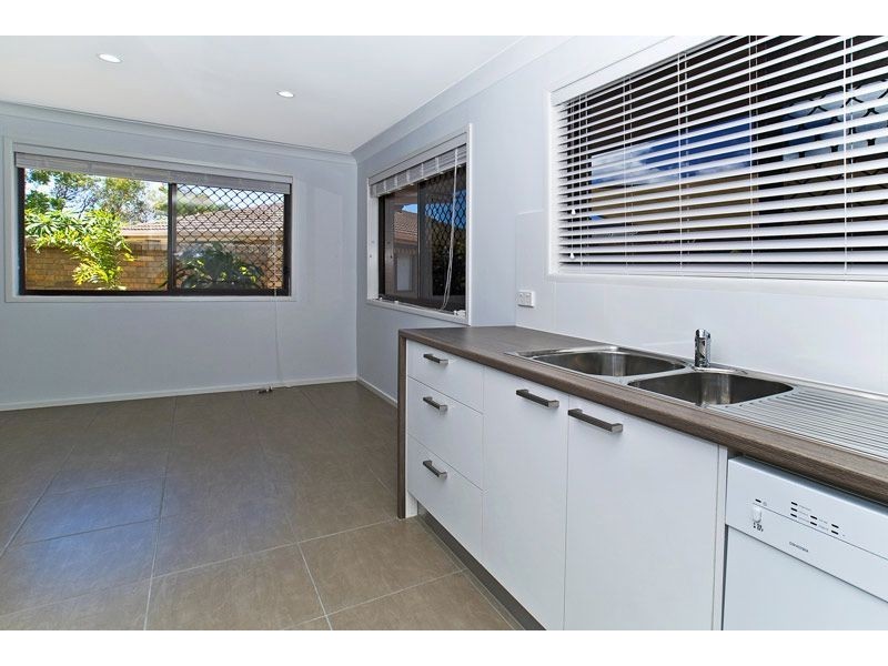 1/2 Tima Avenue, Surfers Paradise QLD 4217