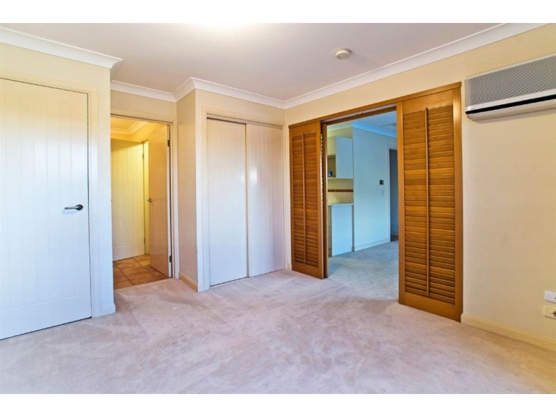 42 John Lund Drive, Hope Island QLD 4212
