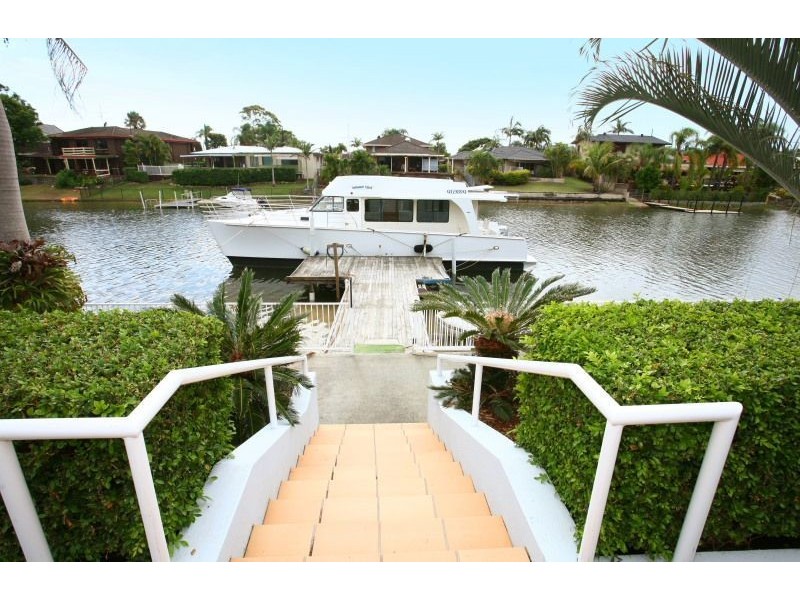 13 Conifer Crescent, Broadbeach Waters QLD 4218