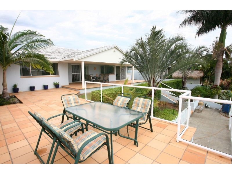 13 Conifer Crescent, Broadbeach Waters QLD 4218