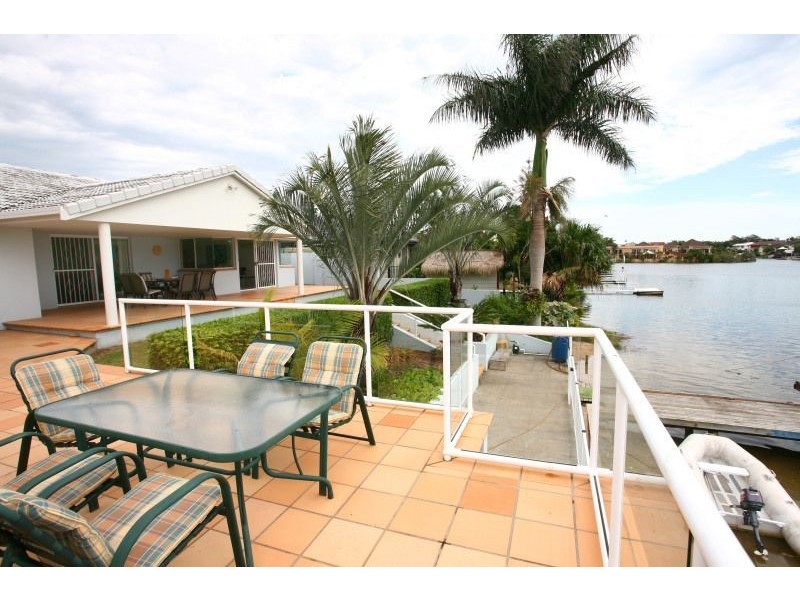 13 Conifer Crescent, Broadbeach Waters QLD 4218