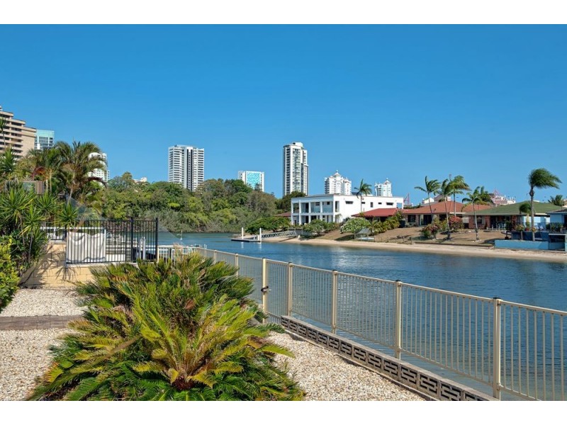 20 Merrimac Blvd, Broadbeach Waters QLD 4218