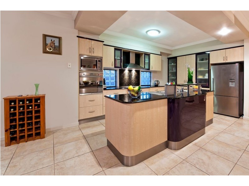 20 Merrimac Blvd, Broadbeach Waters QLD 4218
