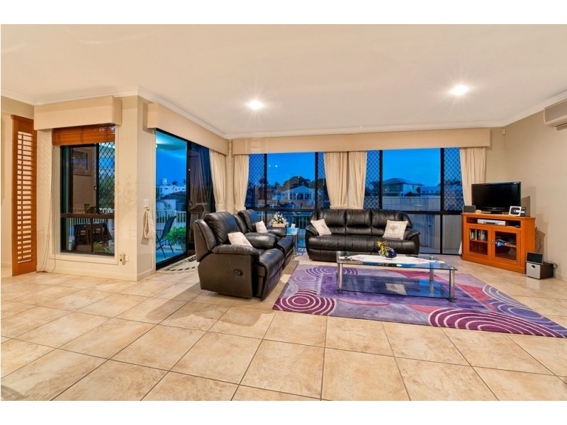 20 Merrimac Blvd, Broadbeach Waters QLD 4218