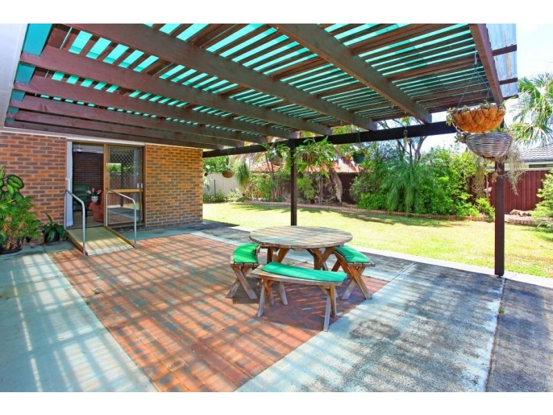 8 McIlwraith Avenue, Sorrento QLD 4217