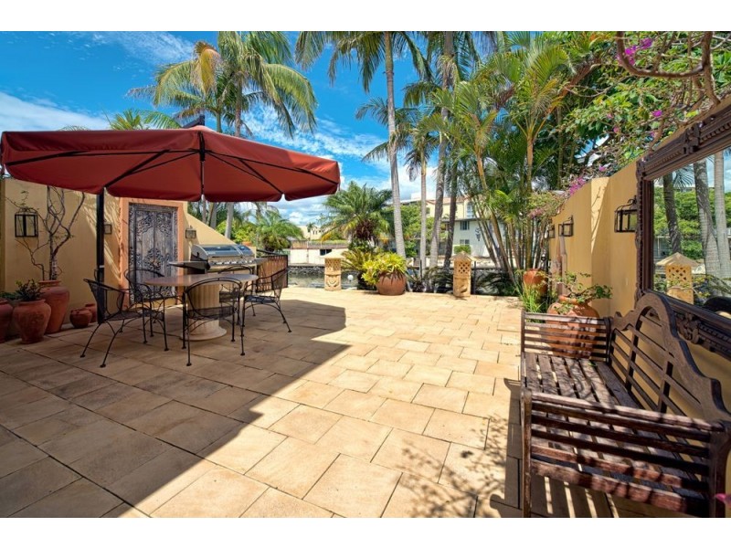 2/26 Paradise Island, Surfers Paradise QLD 4217