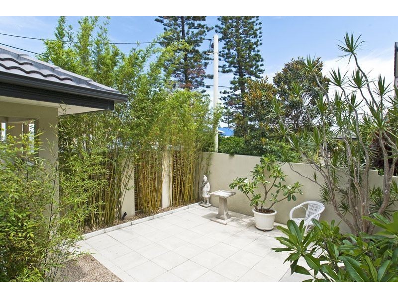 8/7 Miami Key, Broadbeach Waters QLD 4218