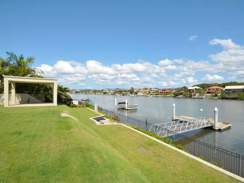 29 Sir Bruce Small Blvd, Benowa Waters QLD 4217