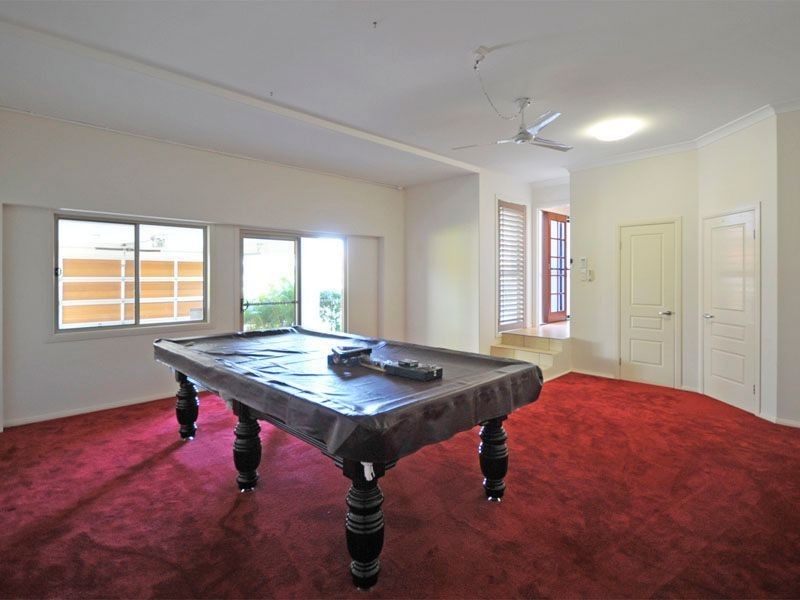 29 Sir Bruce Small Blvd, Benowa Waters QLD 4217