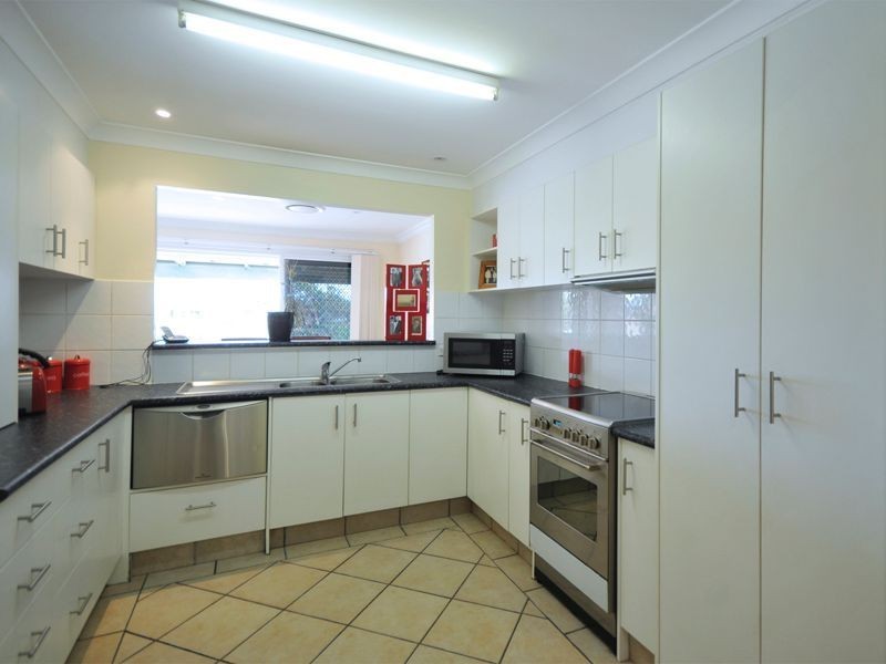 11/8 Dunlop Court, Mermaid Waters QLD 4218