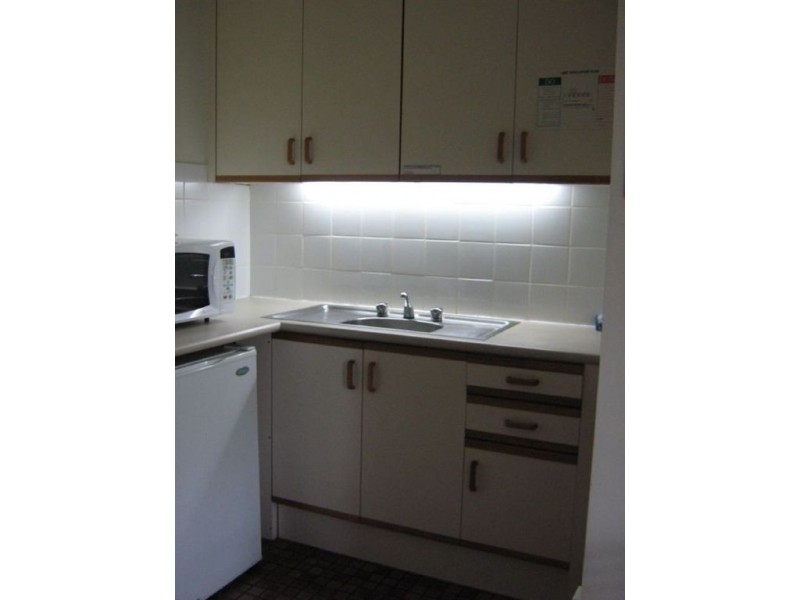 31/2877 Gold Coast Highway, Surfers Paradise QLD 4217