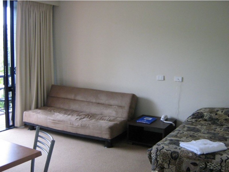 31/2877 Gold Coast Highway, Surfers Paradise QLD 4217