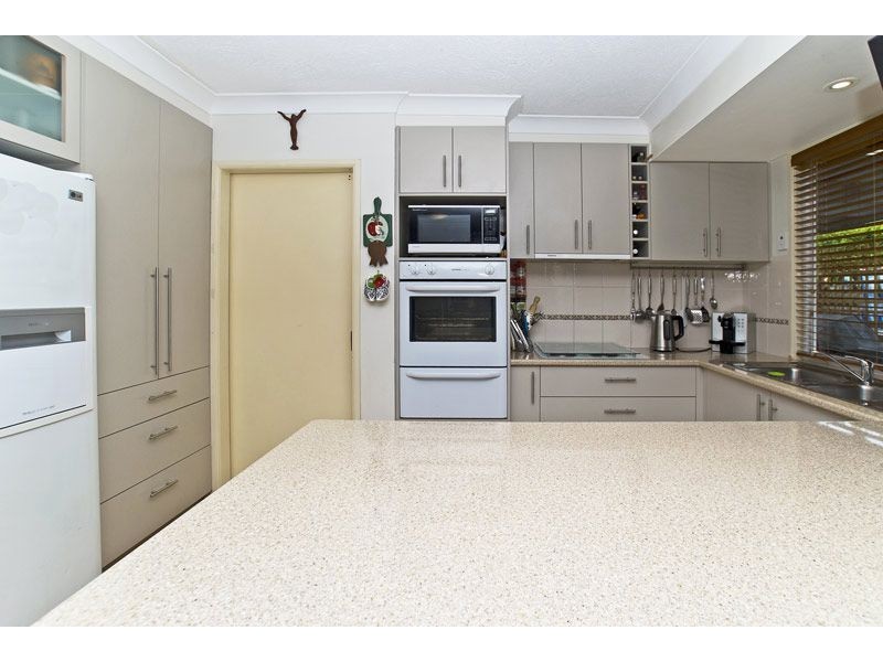 25/20 St Kevins Ave, Benowa QLD 4217