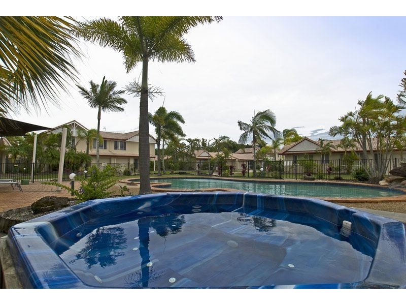 25/20 St Kevins Ave, Benowa QLD 4217