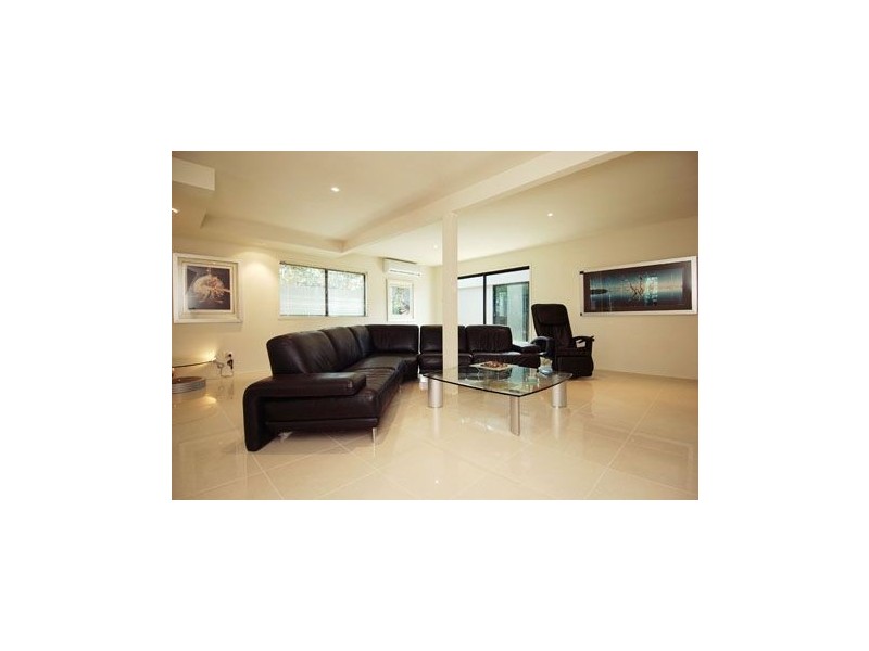 86 Salerno Street, Isle Of Capri QLD 4217