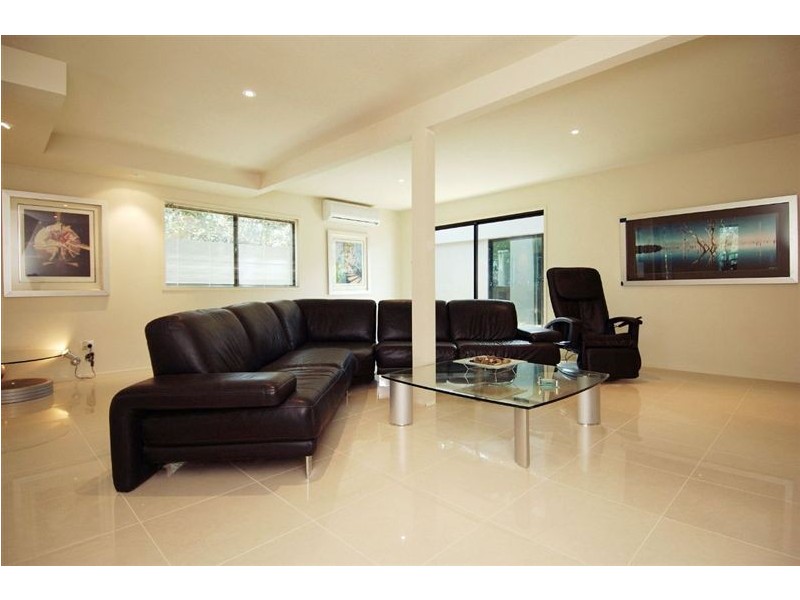 86 Salerno Street, Isle Of Capri QLD 4217