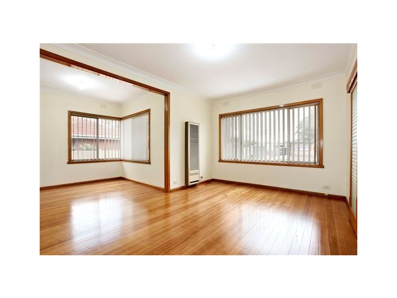 19 Heather Avenue, Thomastown VIC 3074