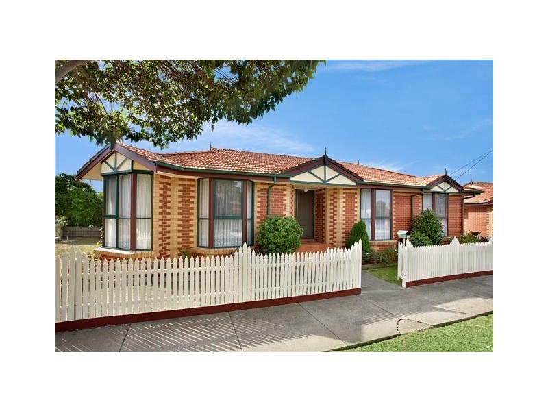 16 Epstein Street, Reservoir VIC 3073
