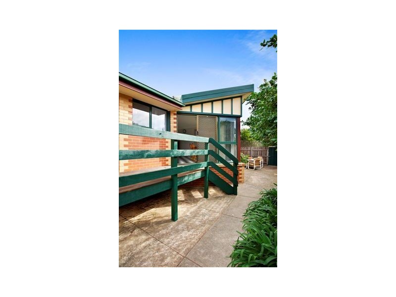 16 Epstein Street, Reservoir VIC 3073