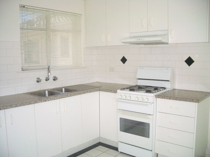 3/2a Foden Street, Brunswick VIC 3056