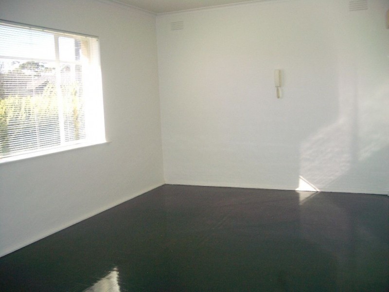 3/2a Foden Street, Brunswick VIC 3056