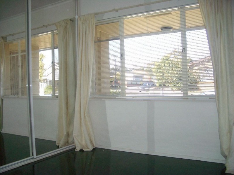 3/2a Foden Street, Brunswick VIC 3056