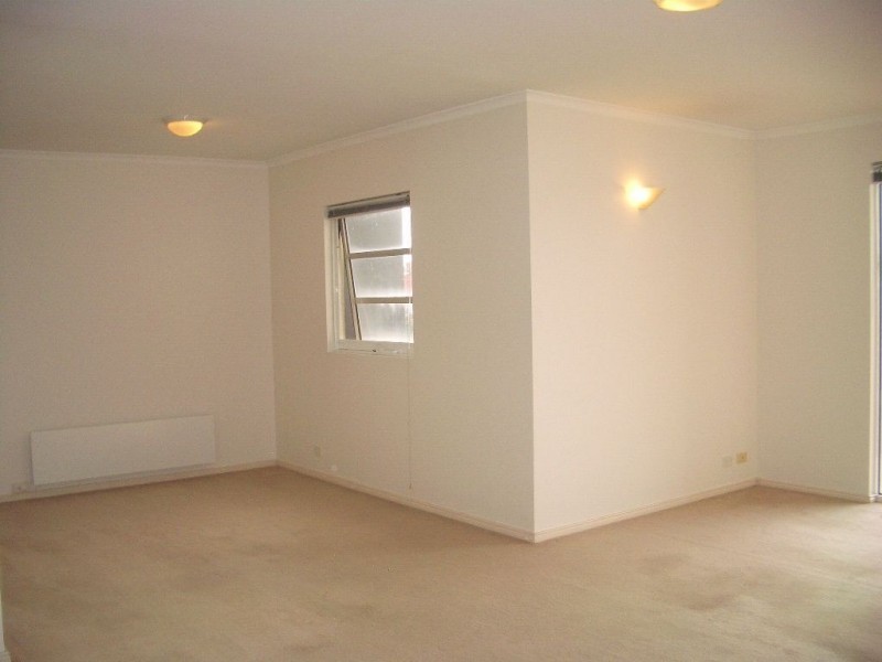 35/18-20 The Esplanade, St Kilda VIC 3182