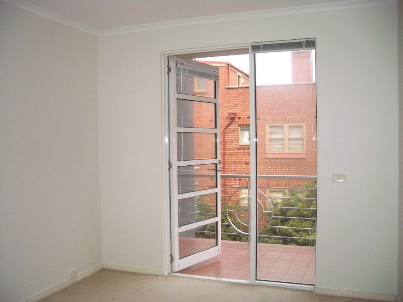 35/18-20 The Esplanade, St Kilda VIC 3182