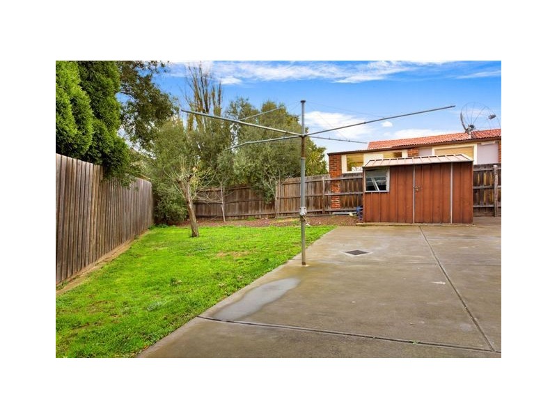 5 Brookland Grove, Thomastown VIC 3074