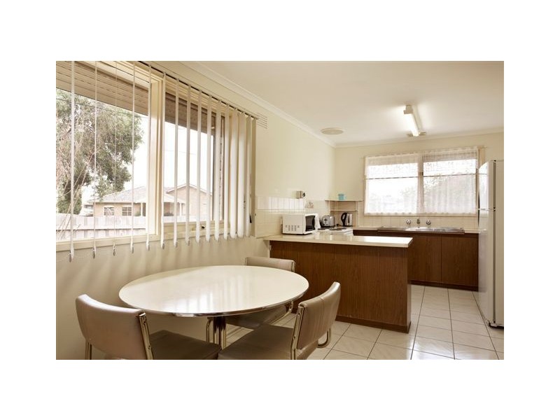 5 Brookland Grove, Thomastown VIC 3074