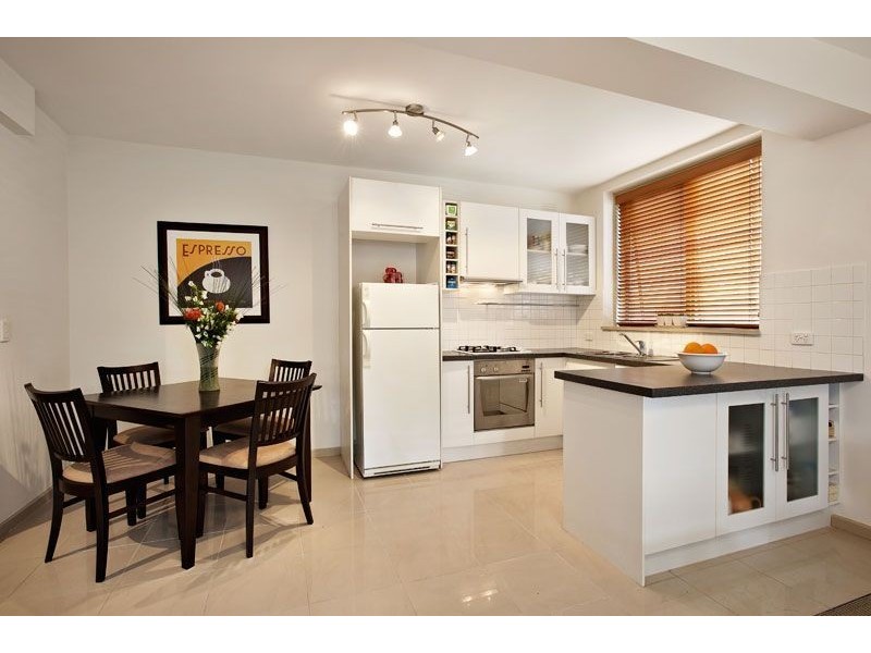 1/12 Grange Road, Fairfield VIC 3078