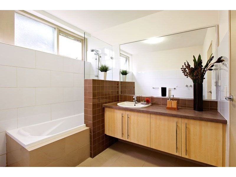 1/12 Grange Road, Fairfield VIC 3078