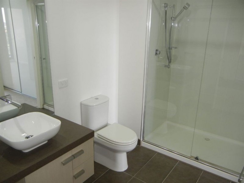 8.10/8 Breavington Way, Northcote VIC 3070