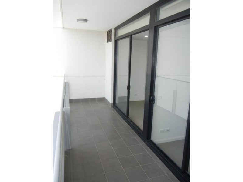 8.10/8 Breavington Way, Northcote VIC 3070