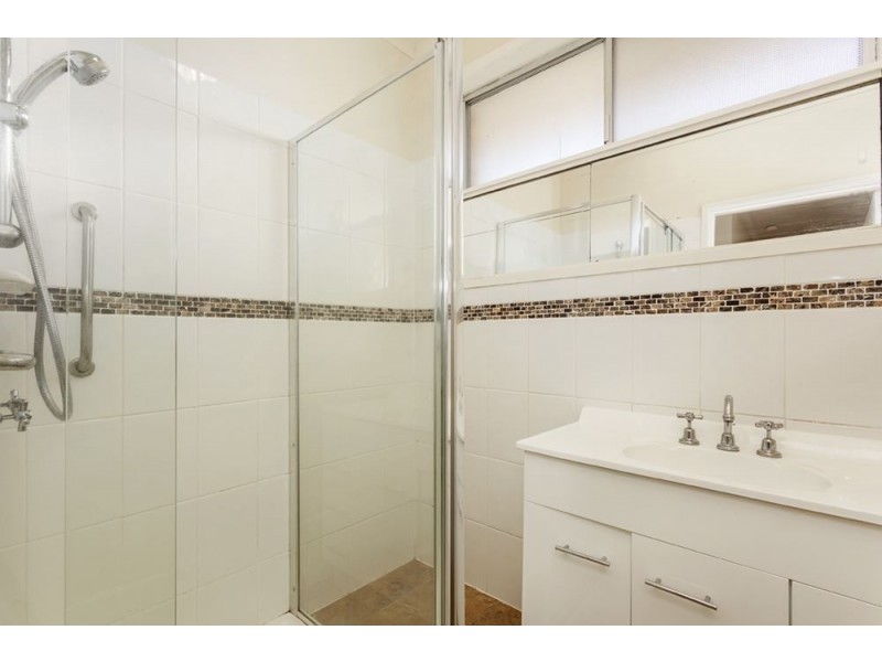 2/321 Rossmoyne Street, Thornbury VIC 3071